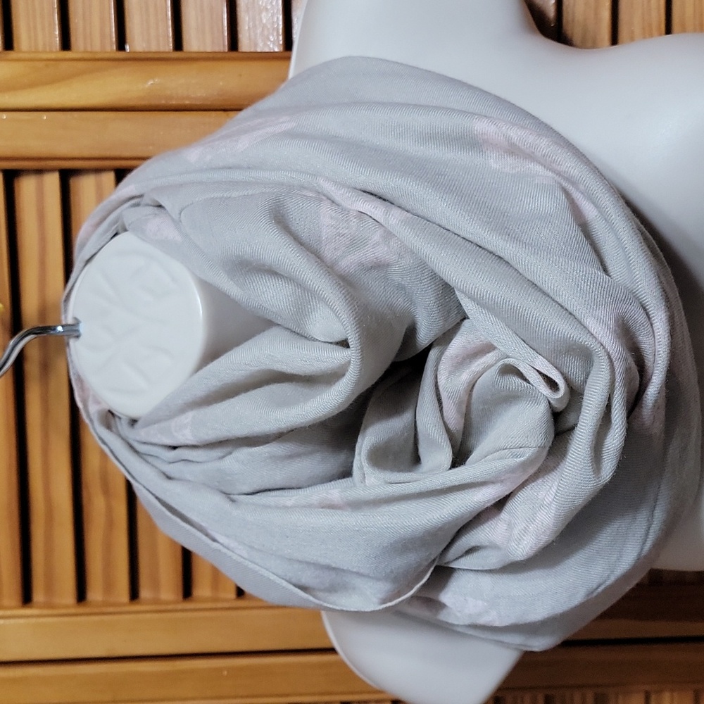 Gray n Pale Pink Lips Valentines Day Loop Scarf